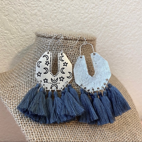 Moon and Star Crescent Tassels Earrings - Picture 3 of 12